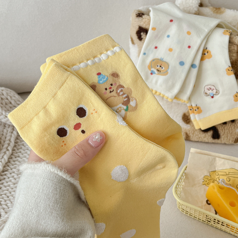 Autumn and Winter Socks for Women, Cute Preppy Style Butter Bear Mid-Calf Women's Socks, Cartoon Embroidered Women's Boneless Long Cotton Socks