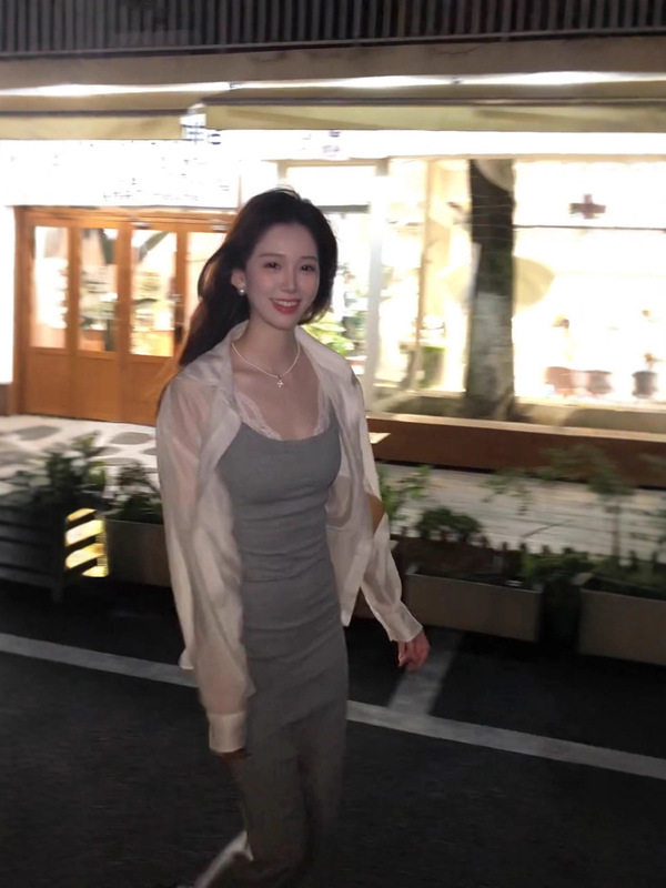 法式气质灰色收腰显瘦吊带连衣裙子女夏季高级感百搭衬衫套装长裙|undefined