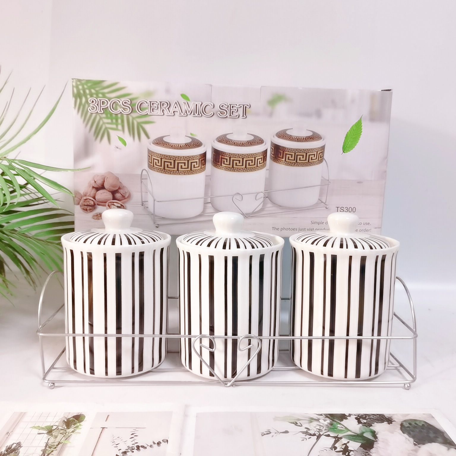 Simple nuevo tarro de condimento de cerámica estante de hierro de tres piezas de almacenamiento tarro de cocina de almacenamiento sellado tarro condimento tarro de caramelo