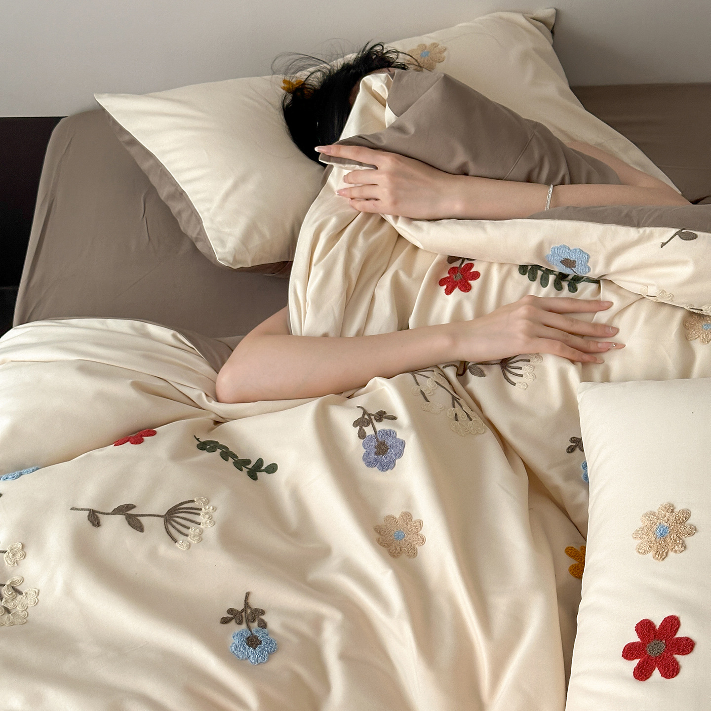 Brushed Cotton Four-piece Bedding Set For Autumn And Winter_voghion.com