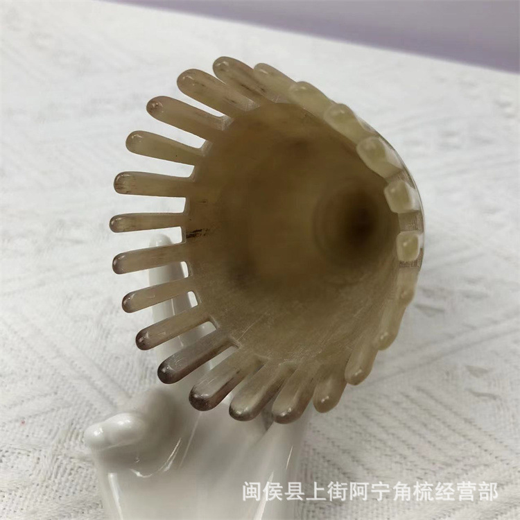 Natural Buffalo Horn Comb Fine and Wide Teeth Massage Comb Gua Sha Board Acupoint Stick 15-20cm in use