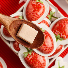 廠家直供網紅創意3D草莓奶糖批發酸甜可口婚慶喜糖休閒辦公零食