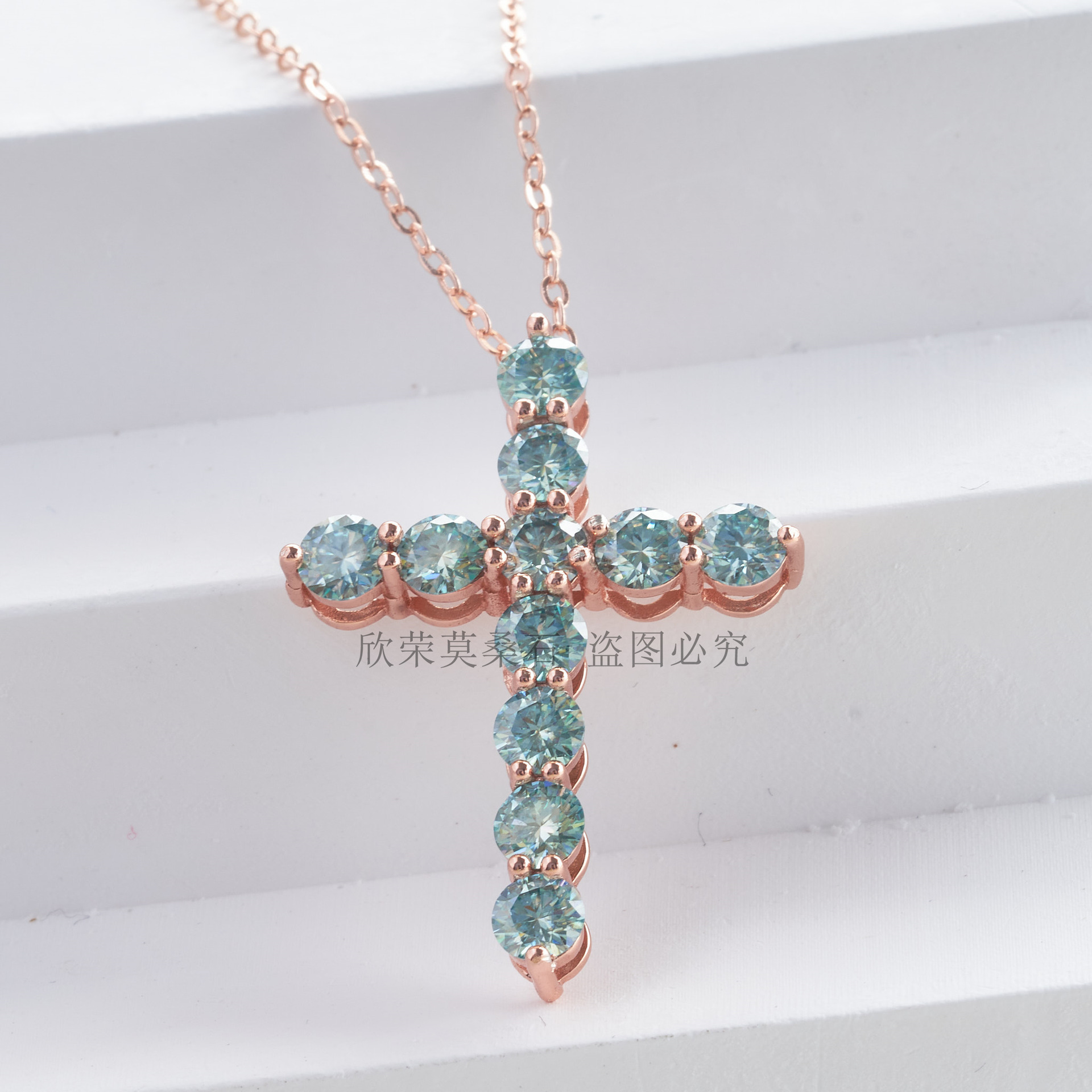 3mm - 4mm collar de cruz de color azul de piedra de mozanita de plata esterlina de lujo ligero collar clavícula colgante de cruz