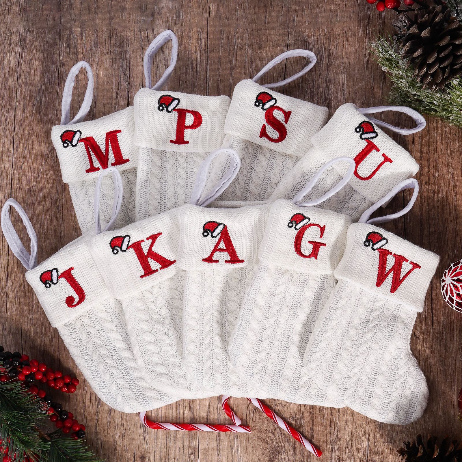 Cross-border blanco de punto de Navidad calcetines bolsas de regalo de Navidad decoración de letras creativas bordadas ventanas colgantes de regalo