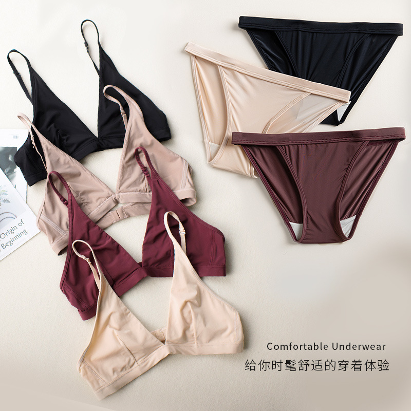 Thin, comfortable, unpadded triangle cup sexy bra set with cotton crotch and low-rise triangle panties for nightclubs and women.