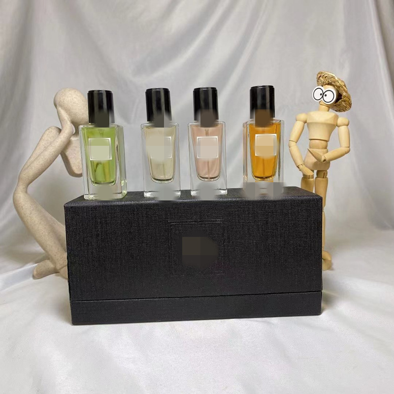 Fashionable set, 4 piece set