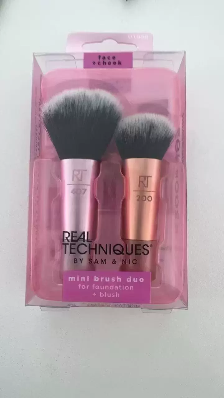 Brush (Real Techniques) face & blush foundation highlighter, versatile makeup brush kit, USA