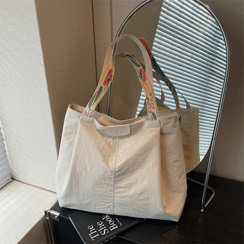 2025 New Ultra-Light Large-Capacity Cloth Bag for Women Simple Casual Shoulder Handbag Student Class Tote Bag