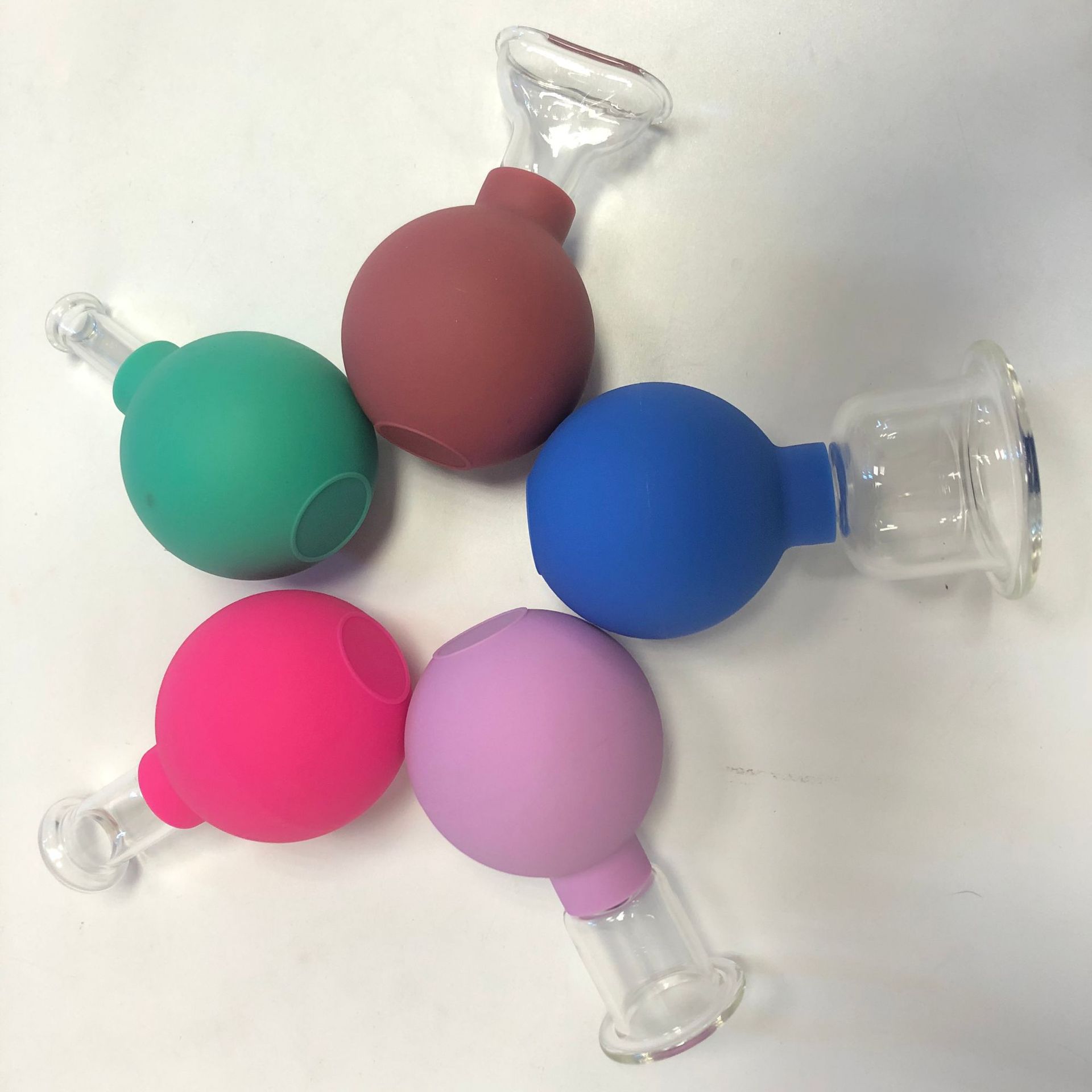 Cosmetic glass oil for eye bag