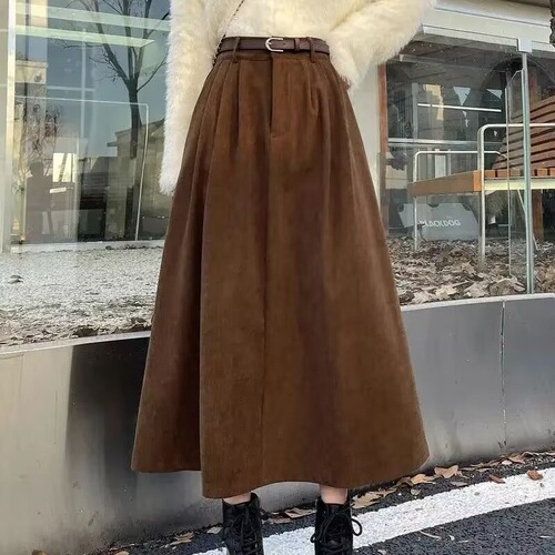 Vintage corduroy skirt for women in autumn and winter, high waist slimming a-line skirt covering hips, loose high-end draping long skirt