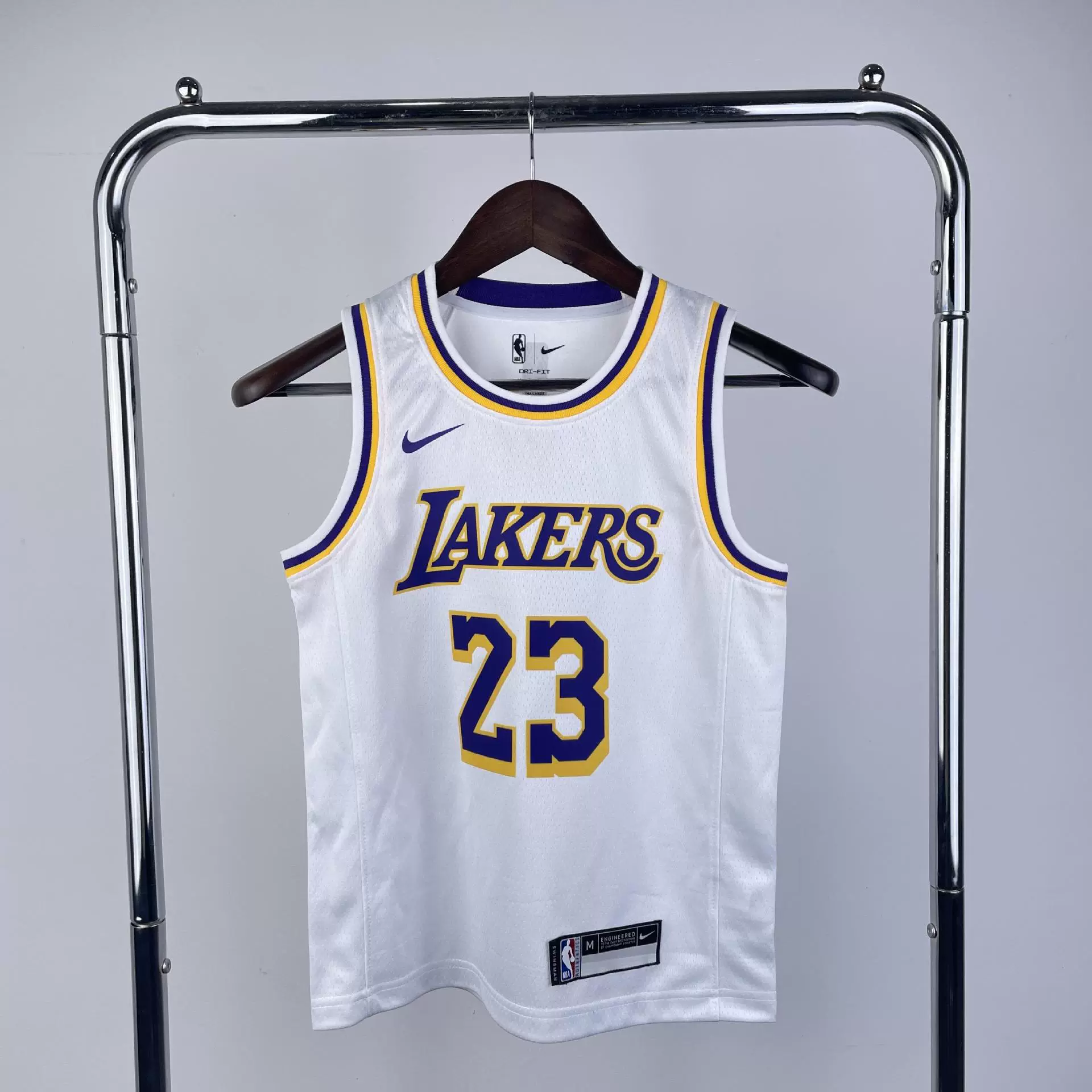 Детская и молодежная одежда. Футболка НБА Lakers Snake Pattern № 77 Дончич № 8 24 Коби № 6 23 Джеймс