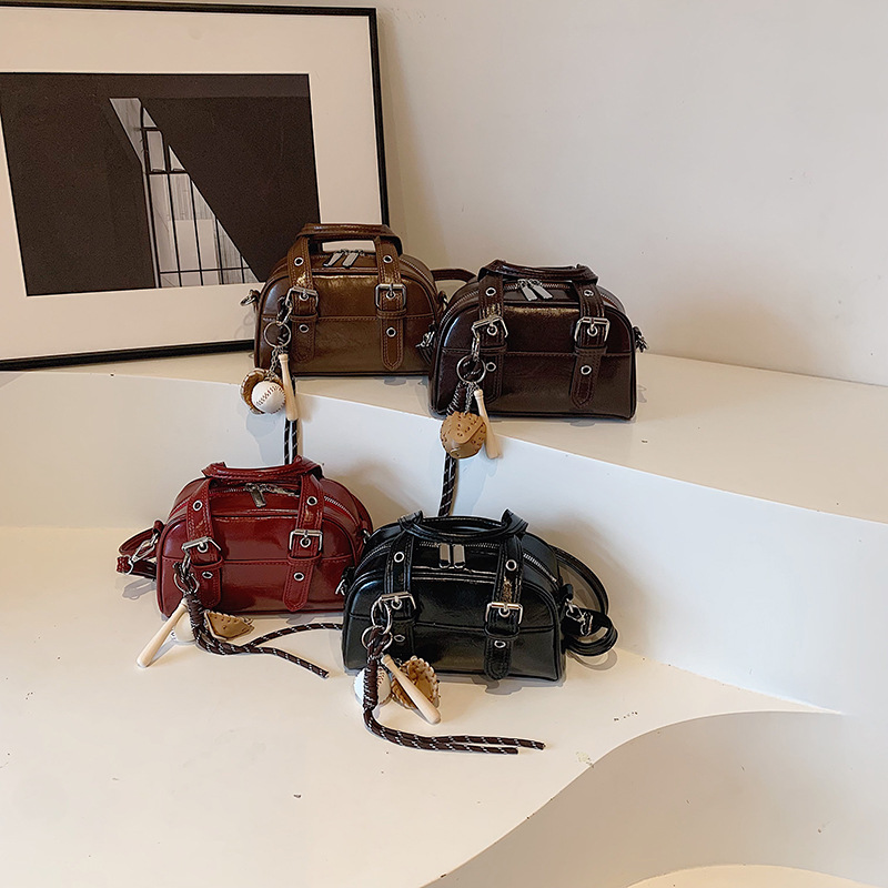 Bolso cuadrado pequeño de mano de moda, bolso de hombro 2024 otoño e invierno, textura de todo fósforo, cuero de cera de aceite, bolso de almohada de cercanías, bolso de mensajero