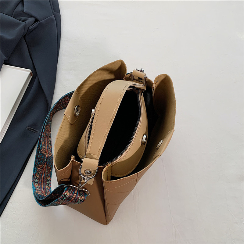 Bolso de mujer de estilo extranjero, bolso de mano de alto nivel, 2024 nuevo tipo de bolso de hombro pu, bolso de moda coreana, bolso de cinturón ancho, bolso de mano