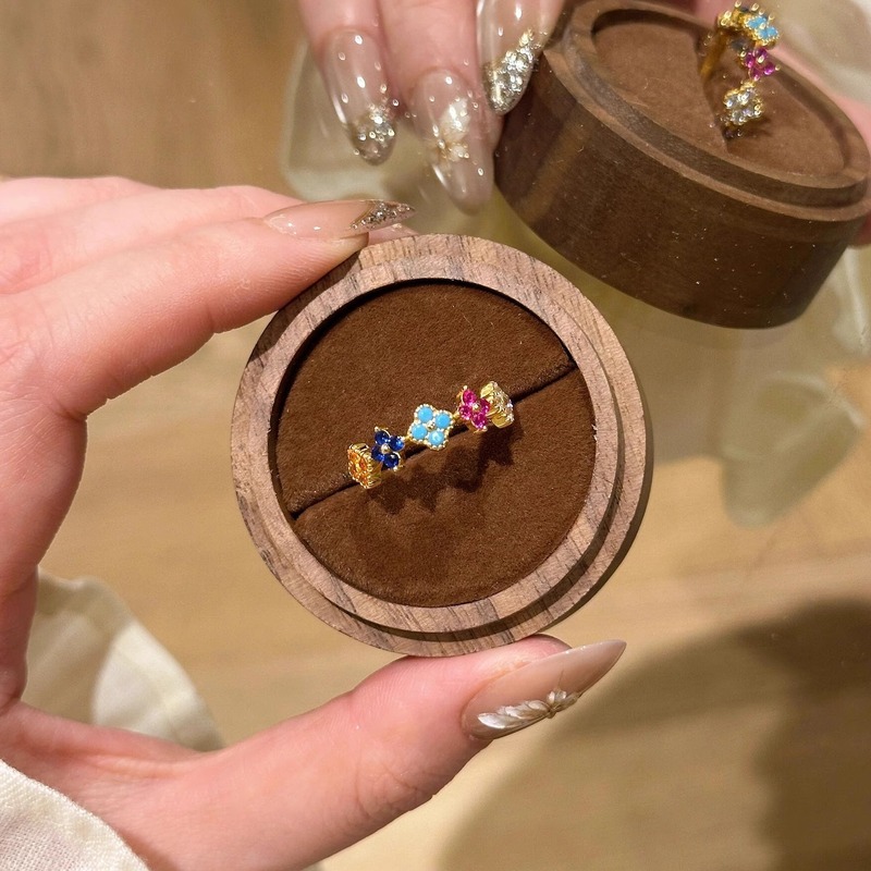 法式小众独特彩虹四叶花戒指项链耳钉套装多巴胺彩色四叶草饰品|undefined