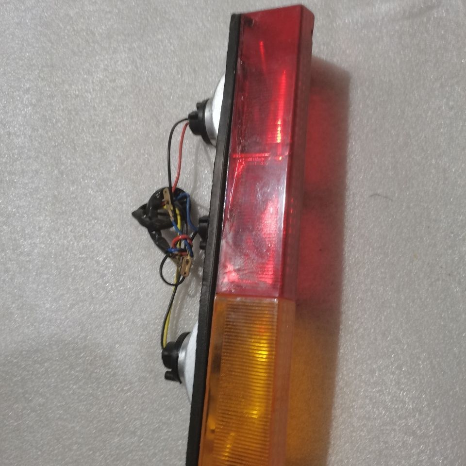 泰山/万年红农用拖拉机尾灯总成分左/右原厂