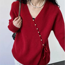 新年圣诞节氛围感红色毛衣女冬季新款V领斜门襟软糯慵懒针织上衣