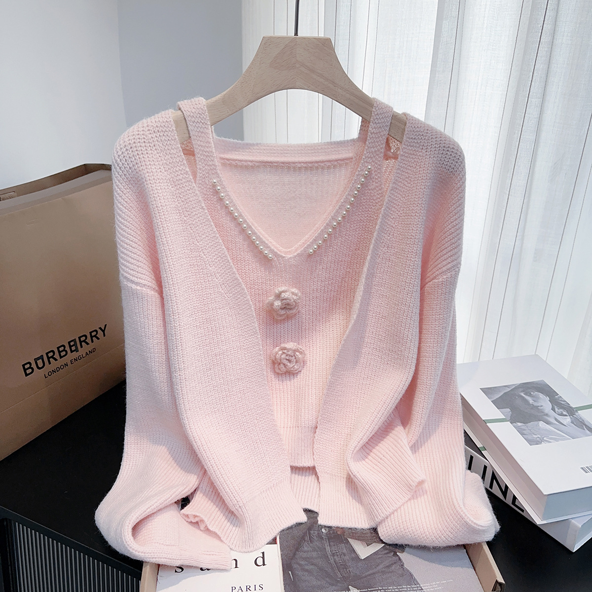 Tweed Style Gentle and Sweet Beaded Sweater Jacket for Women Autumn and Winter French Style Beautiful Knitted Cardigan Suit Vest Top