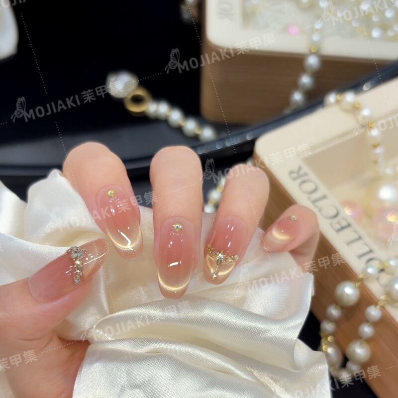 【Hot Love】Elegant and Fair Skin Tone Versatile Wearable Nails with Smiling Cat Eye and Diamond Inlaid Light Luxury Design Nails 【Hot Love】Elegant and Fair Skin Tone Versatile Wearable Nails with Smiling Cat Eye and Diamond Inlaid Light Luxury Design Nails