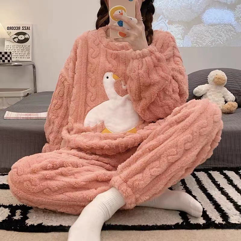 Franela engrosada de manga larga pijamas para mujeres invierno dulce Otoño e Invierno oso coral polar cálido ropa de abrigo homewear traje image 4