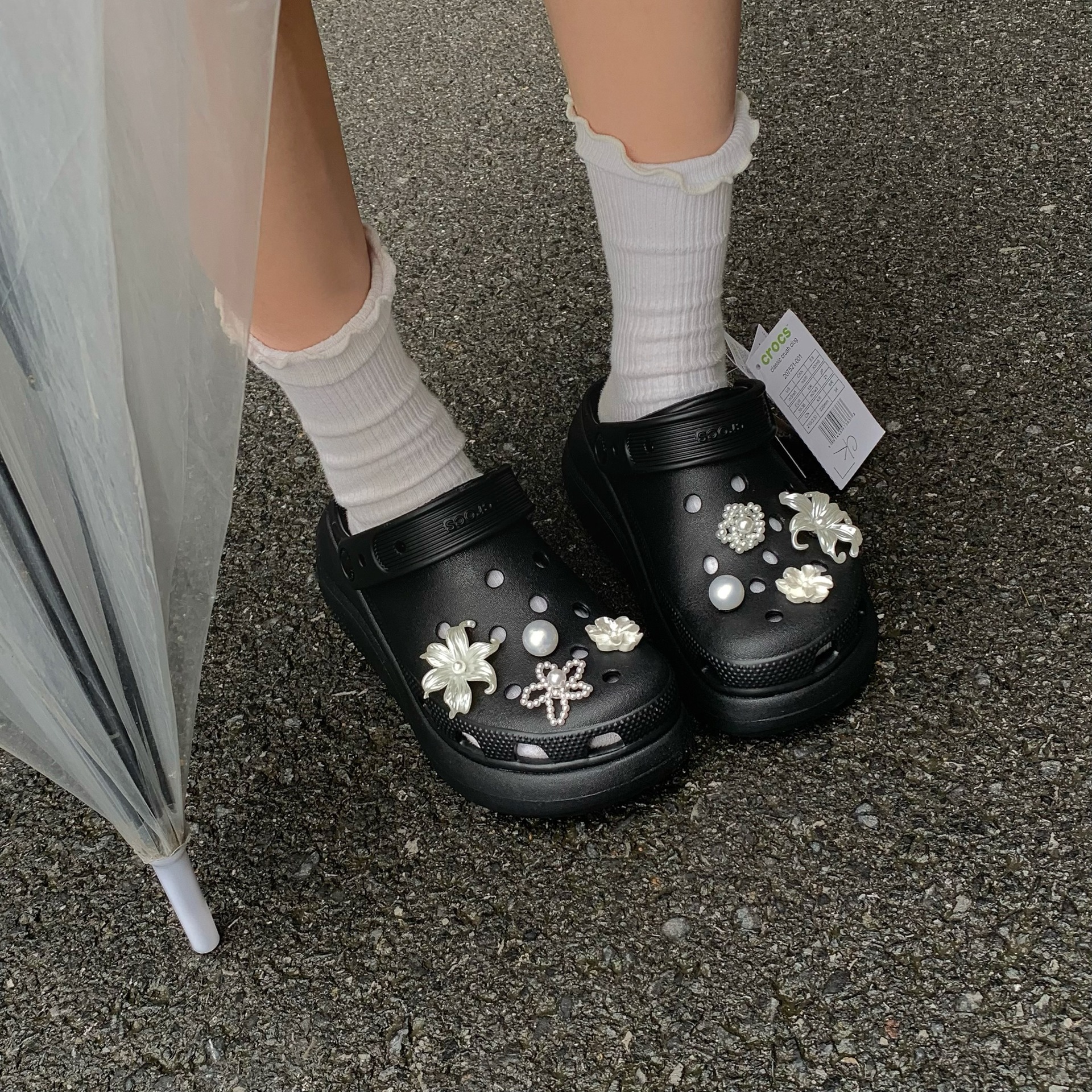 Zapatos de agujero de flor de perla de nuevo estilo original hebilla zapatos de primavera y verano flor DIY accesorios desmontables