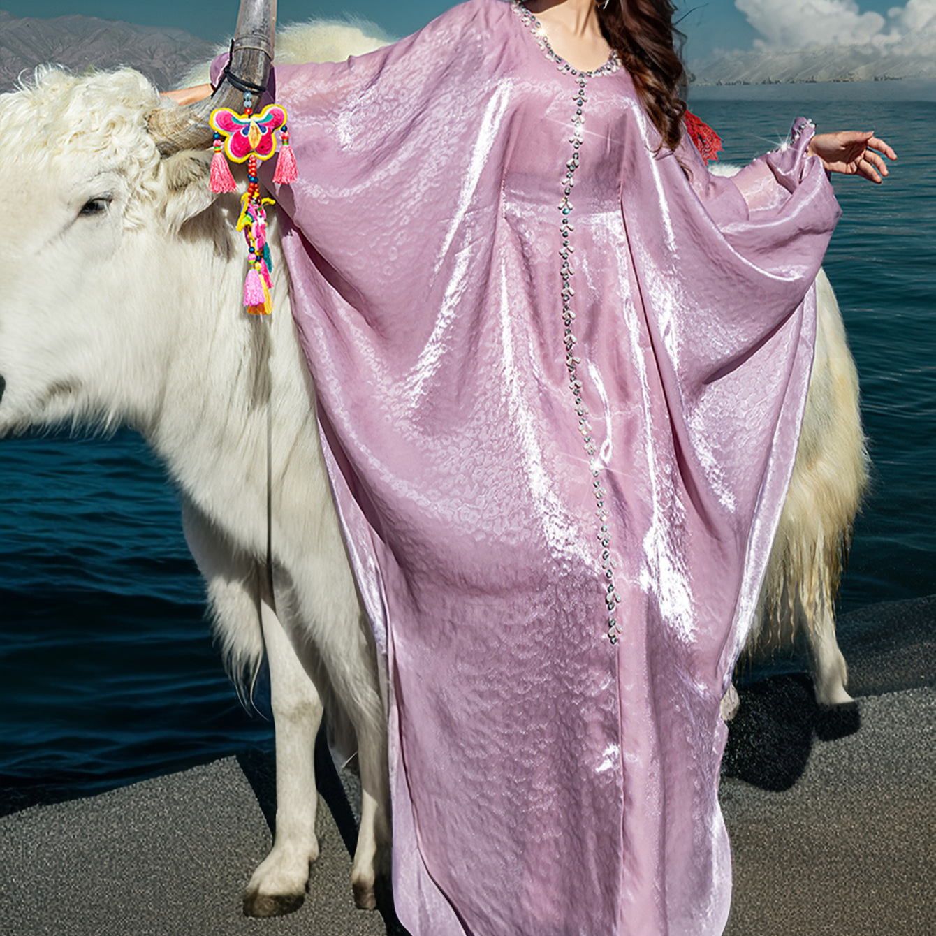 Streamer Batwing Sleeve Cloak Hand-stitched Beads Arabic Traditional Dress