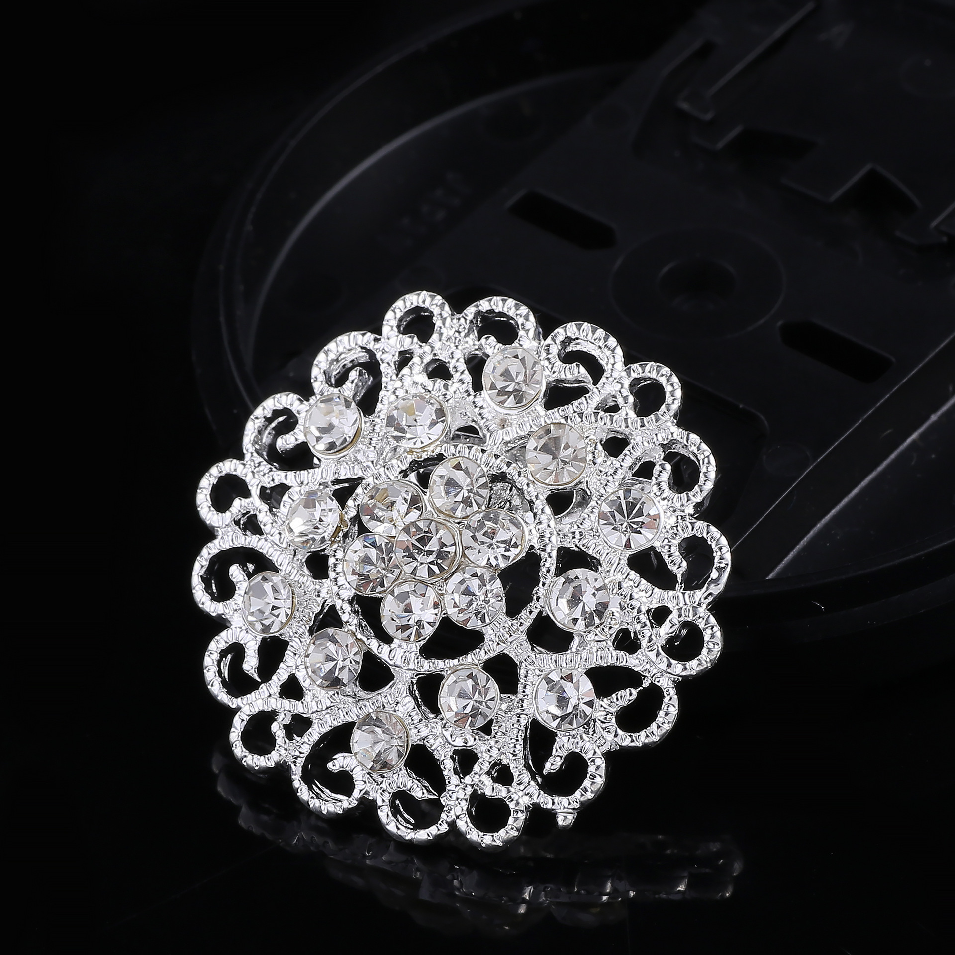Silver White Diamond rhinestone flower leaf brooch corsage wholesale clothing dress accessories