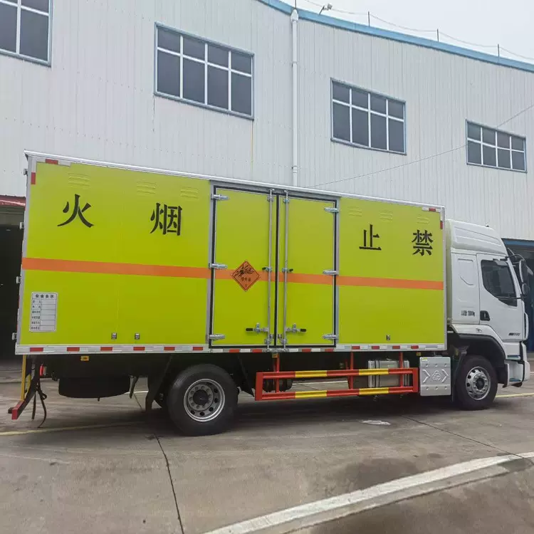 江淮6米2危险品运输车3类危险品厢式运输车价格实惠