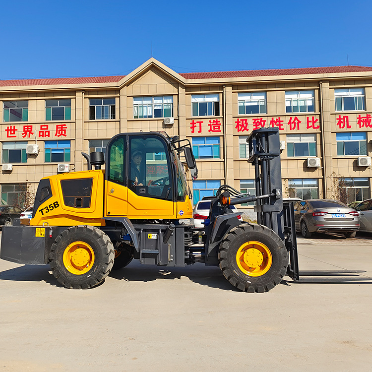 越野叉车四驱多功能3吨柴油内燃一体式4吨5吨6升降吊臂搬运车厂家