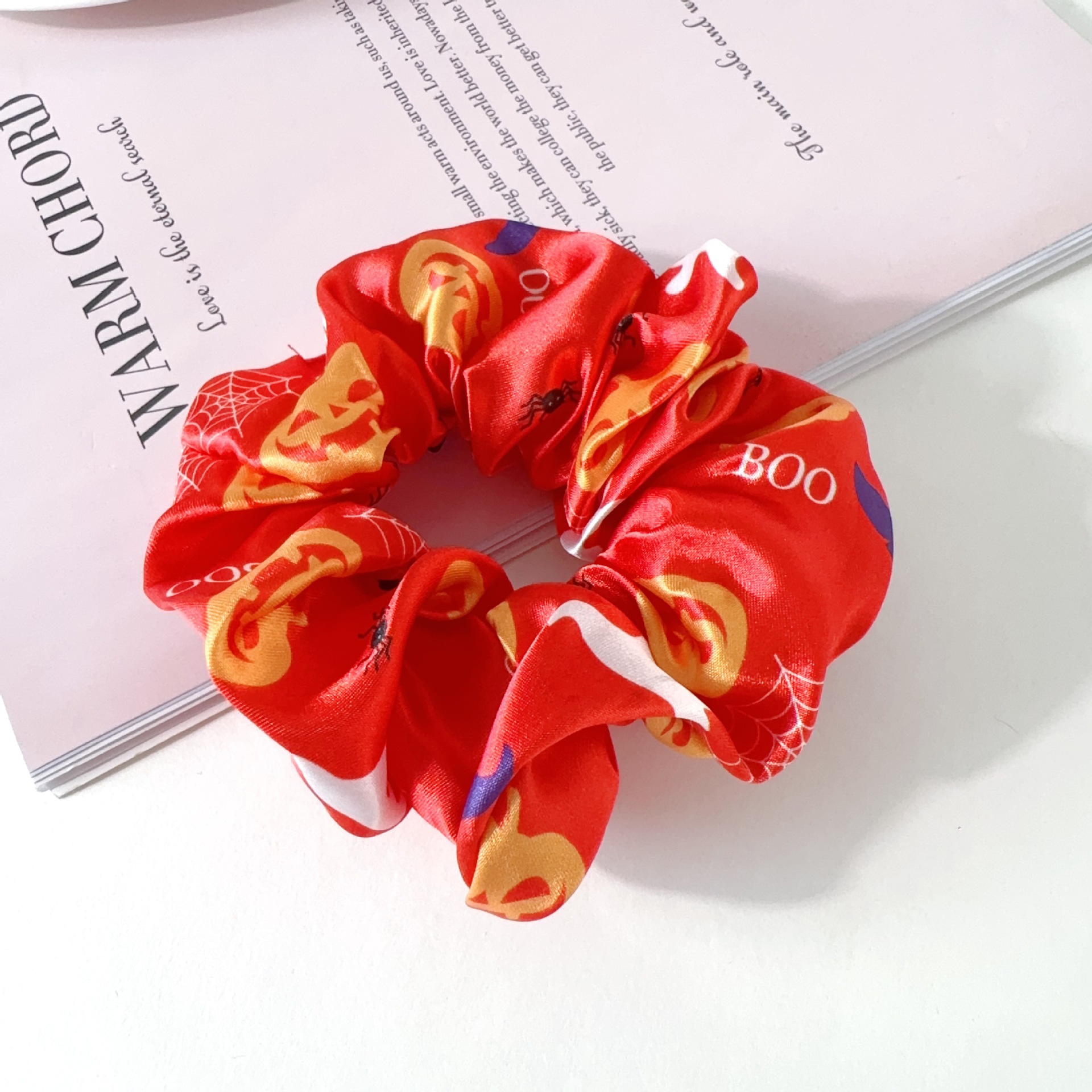 European and American Hot-Selling Halloween Scrunchies, Pumpkin and Skull Hair Ties, Spooky and Unique Holiday Hair Accessories for Women Wholesale