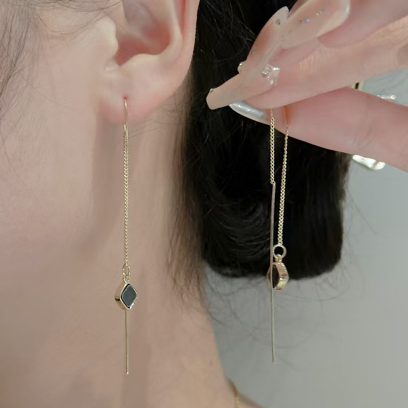 Diseño simple largo gancho de orejas con bordas de estilo elegante estilo elegante y juguetón auriculares de estilo retrógrado