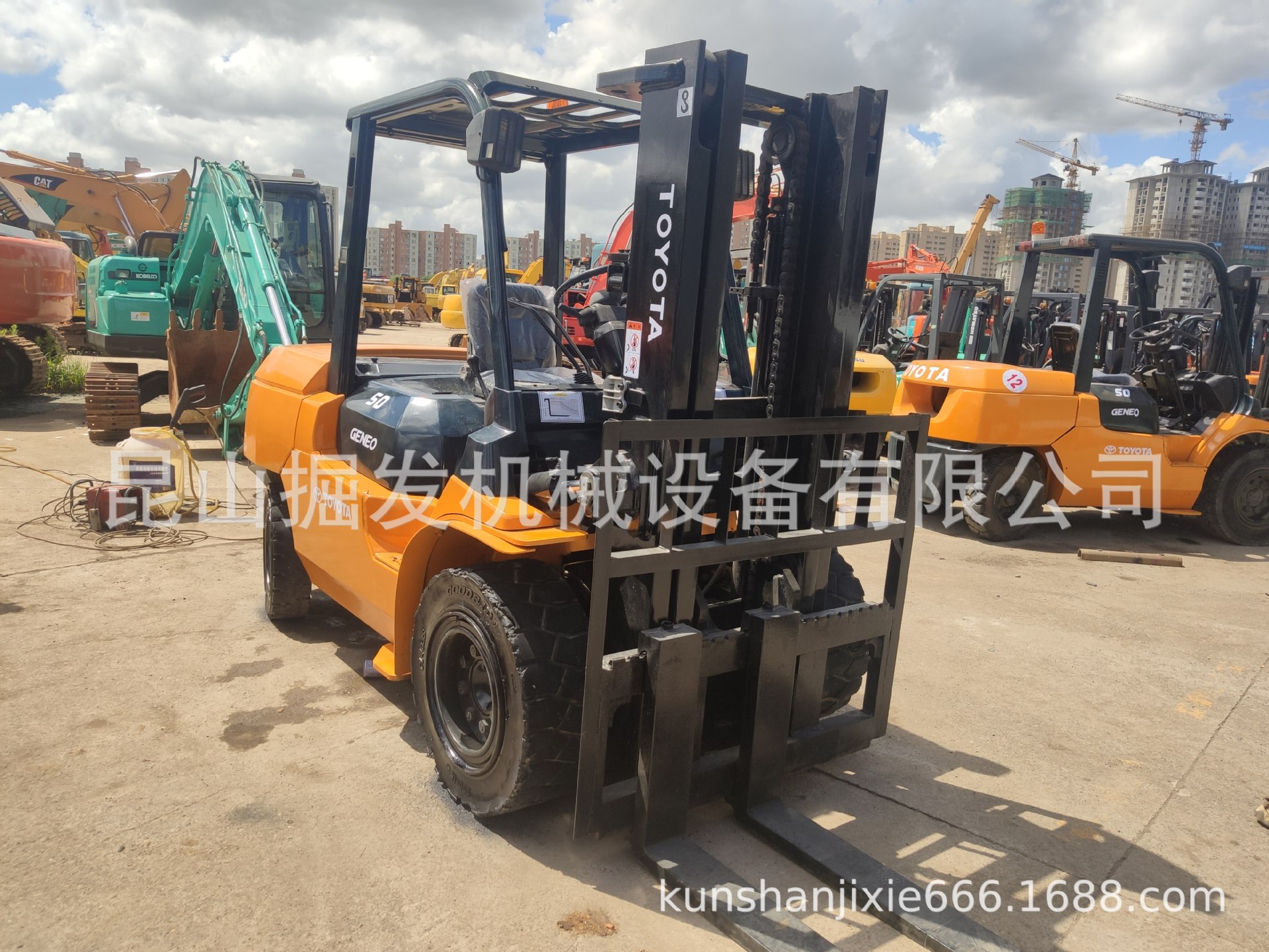 出售TOYOTA丰田5吨叉车柴油叉车