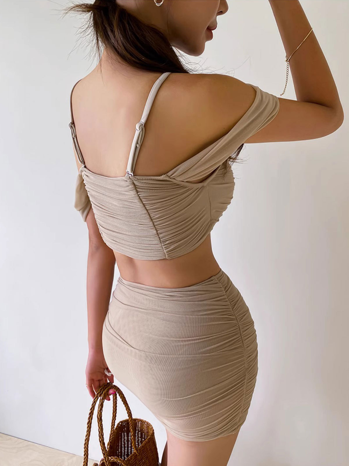 Corea del Sur bañador de aguas termales mujer 2025 nuevo estilo de falda dividida color sólido sexy bikini bañador de vacaciones