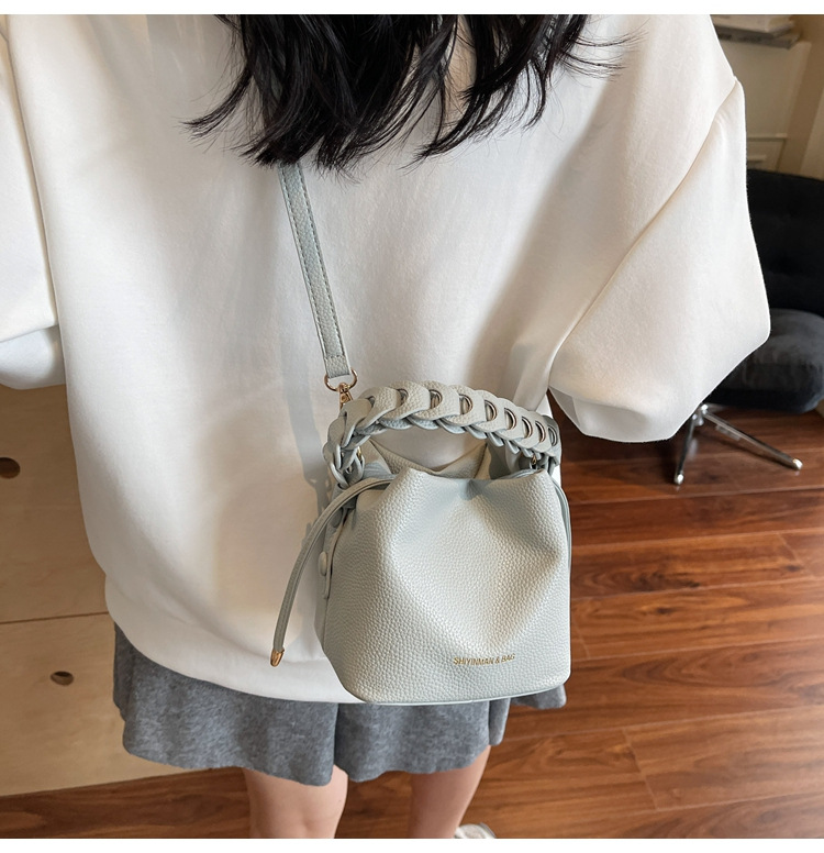 Korean style bucket bag 2025 Summer new style, trendy and versatile, women's crossbody, niche and super popular single-shoulder bag undefined