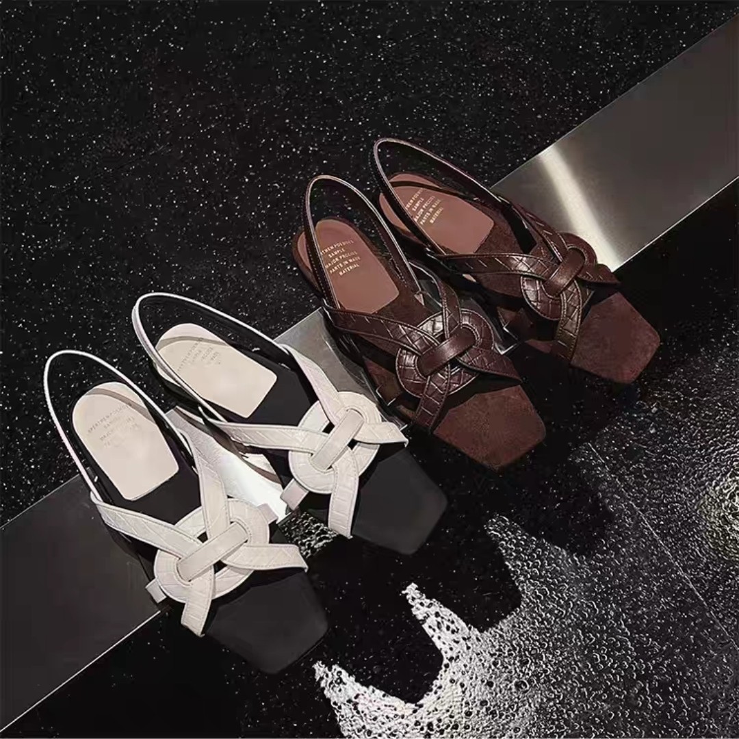 Retro fashionable casual sandals open toe flat square toe