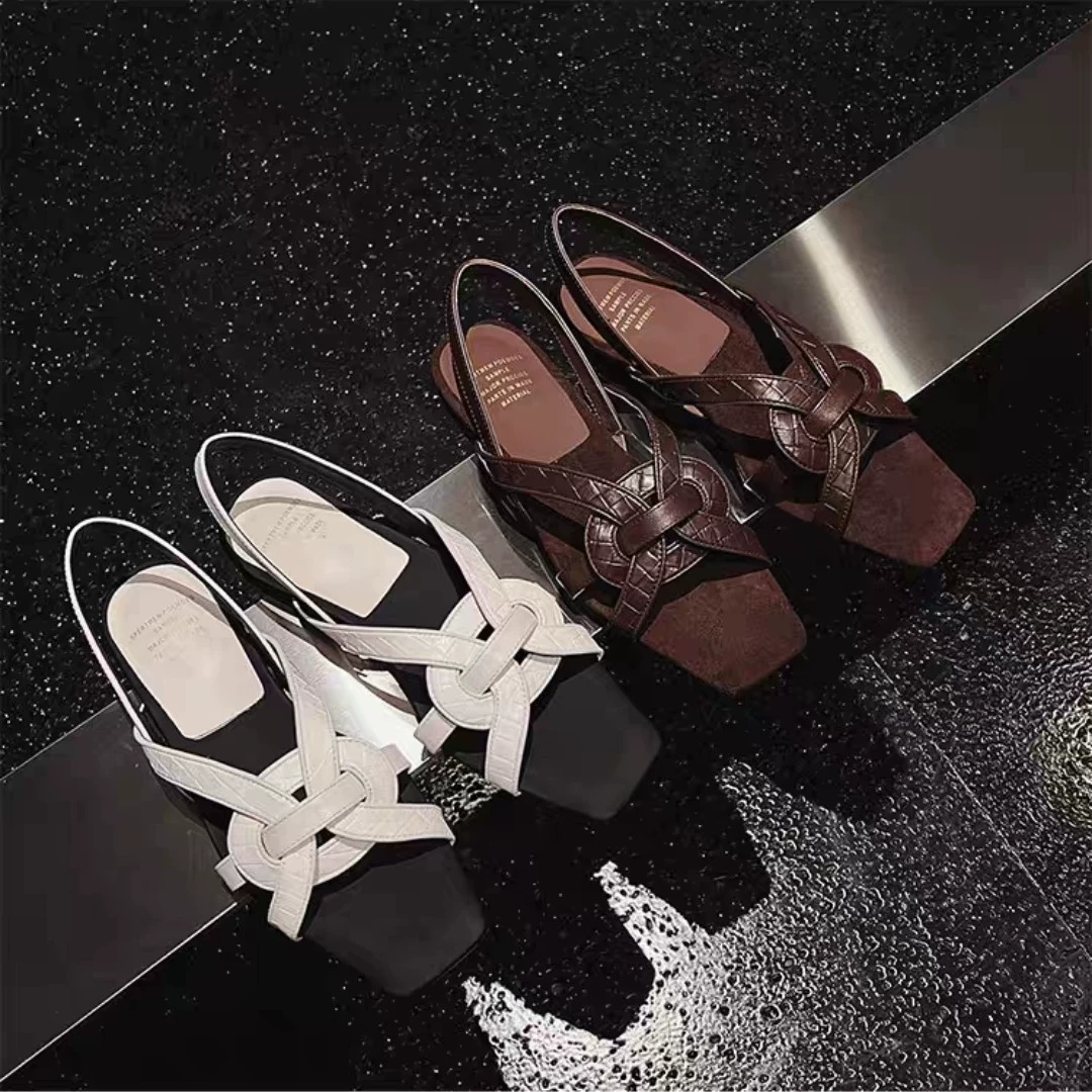 Женские летние сандалии 2025 года, высококачественные ретро-сандалии с открытым носком, плоские, квадратный носок, модные, повседневные, на плоской подошве.