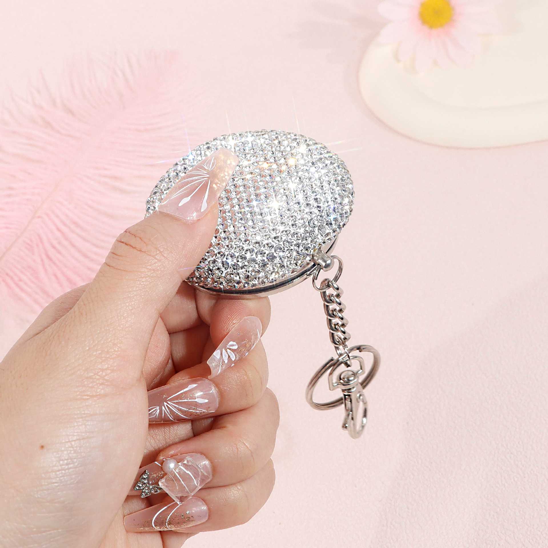 Cross-Border Hot-Selling Rhinestone-Encrusted Ashtray, Exquisite Full-Diamond Anti-Fly Ash Stainless Steel Creative Diamond-Encrusted Car Ashtray with Lid