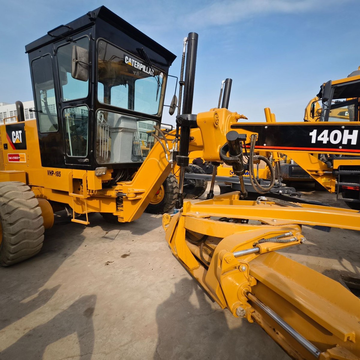 上海精品九成新卡特140H 140G 140K 12H 14H 14G 160H 160K平地机