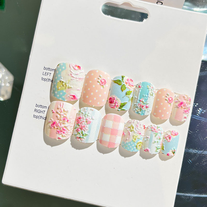 24 piezas de puntas de uñas postizas para adultos, estilo corto, uñas postizas en relieve, nuevas pegatinas de uñas, puntas de uñas tridimensionales