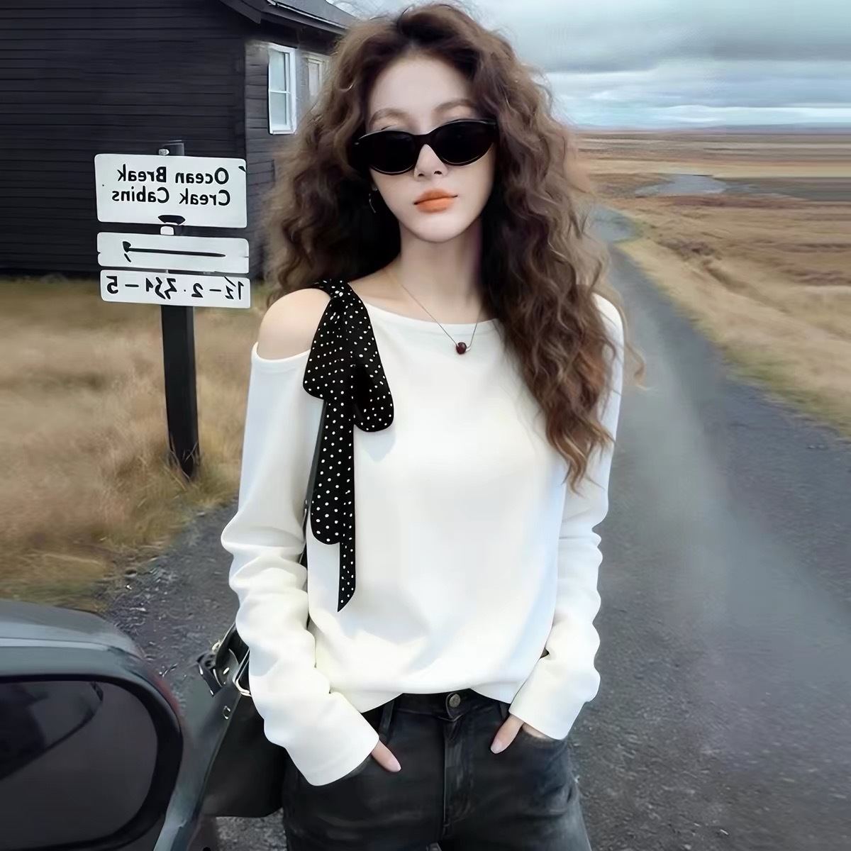 Unique off-shoulder tie-waist long-sleeved T-shirt for women, a new autumn 2026 style, super cute and slimming base layer top.