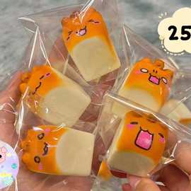 慢回弹豆腐块玩具捏捏乐慢回弹仿真面包发泄海绵玩具挂件挂钥匙圈