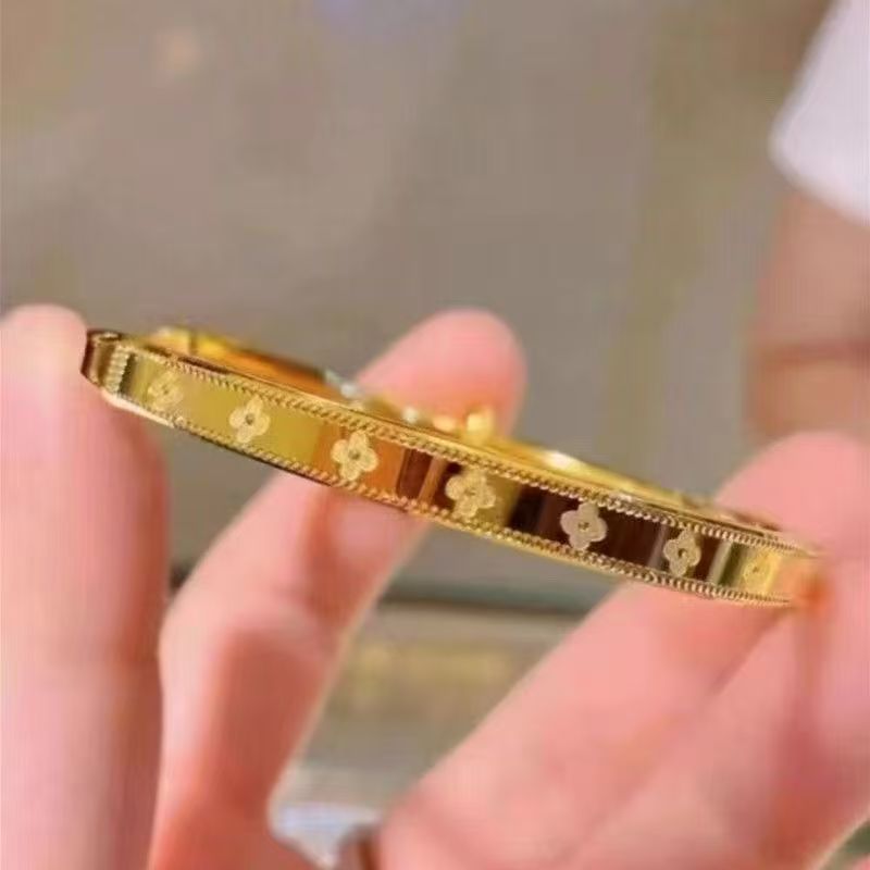 合金四叶草花纹手镯匠心雕琢富贵之选传递吉祥美好祝福品质上乘|undefined
