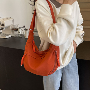 Casual Bag Women's Trendy All-match Shoulder Bag Large Capacity Niche Western Style Crossbody Bag Commuter Simple Tote Bag