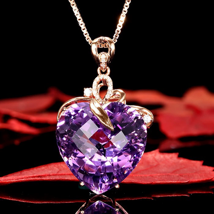 Crystal pendant heart shaped with amethyst, synthesized necklace, 750 sample gold, with gem