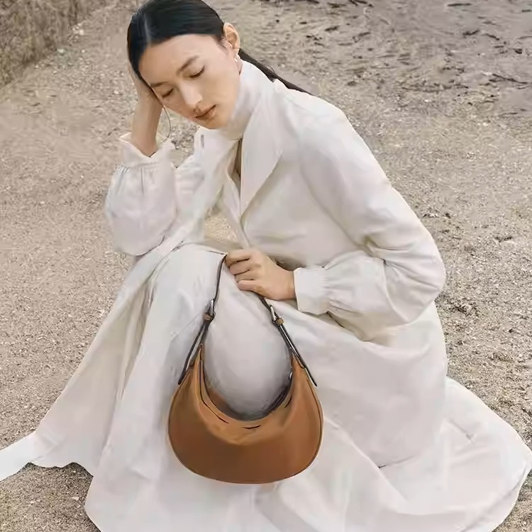 2026 New Vegetable-Tanned Sheepskin Crescent Hobo Bag Simple Casual Versatile Commuter Crossbody Shoulder Underarm Bag For Women - Thumbnail 4