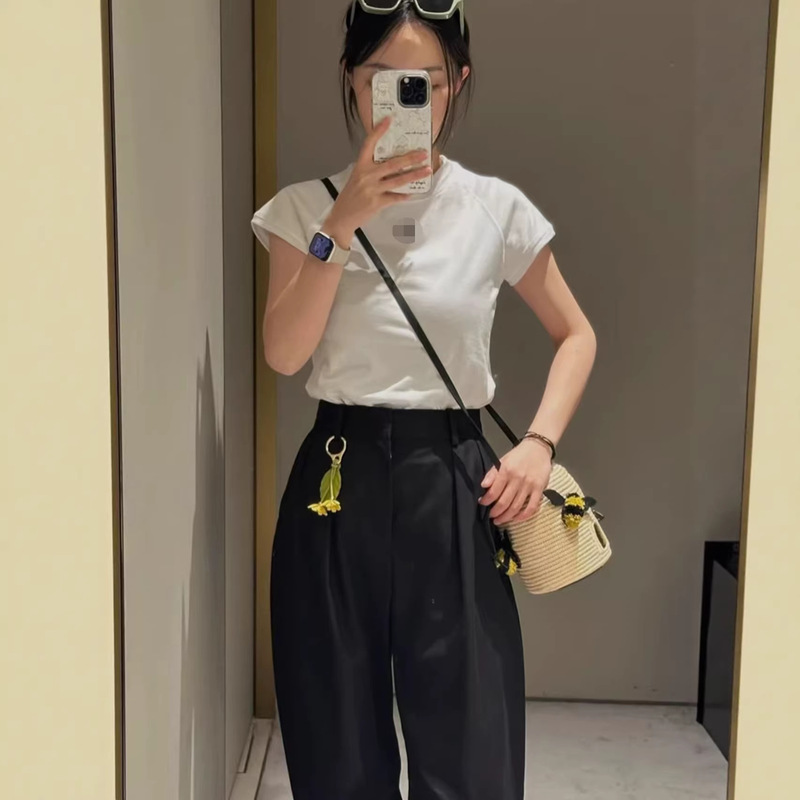 Loewe2026 Spring and Summer New Black Slim-Fitting Short-Sleeved T-Shirt for Women Slimming Look Round Neck Pure Color Basic Top Trendy T-Shirt Loewe2026 Spring and Summer New Black Slim-Fitting Short-Sleeved T-Shirt for Women Slimming Look Round Neck Pure Color Basic Top Trendy T-Shirt