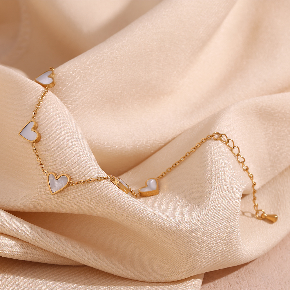7g Weight 304 Stainless Steel Pendant Material Bracelets Classification 304 Stainless Steel Chain Material 1 Piece Quantity Anniversary, Party, Street Occasion 304 Stainless Steel Material Heart Shape Pattern Women's Gender Plating Design Lady Style Lady Heart Shape 304 Stainless Steel Bracelets In Bulk 5