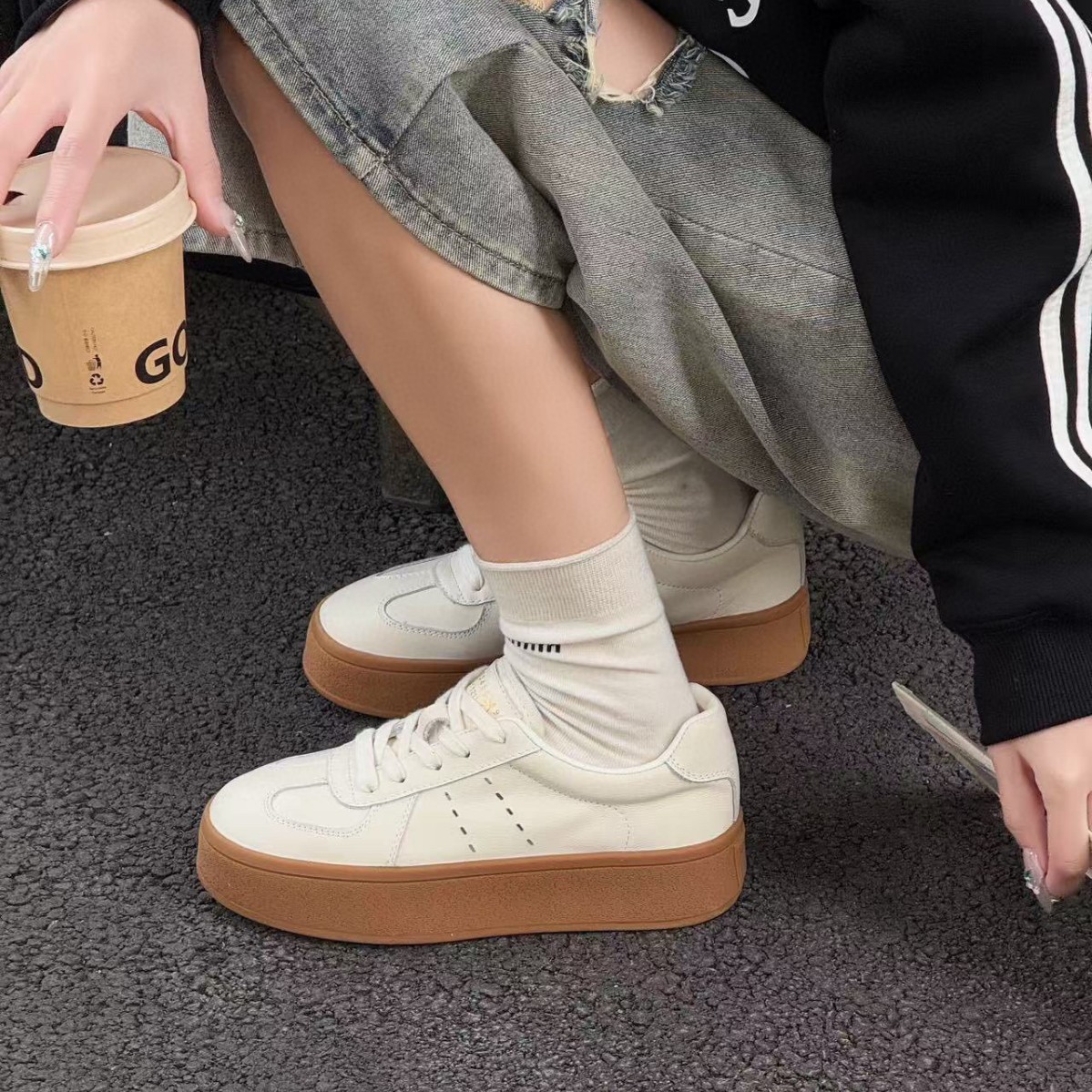 Giày sneaker nữ đế dày da thật mới mùa xuân 2025 tăng chiều cao đế mềm chống trượt — Trắng/nền mơ, Màu trắng