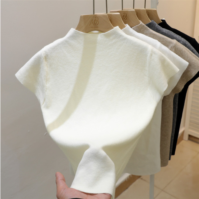 グレーの半高襟半袖tシャツの女性服の中に2025夏の新型のスリムな高級感のあるニットの底に…|undefined