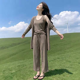 大码胖mm显瘦遮肉套装女春秋减龄休闲针织开衫吊带背心裤子三件套