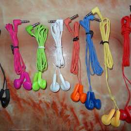 厂家直供耳入耳式 纯重低音 手机通用耳机MP3耳机